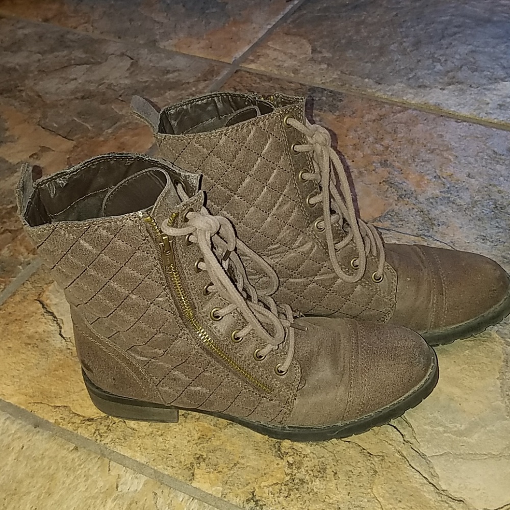 boots - Picture 5 of 6